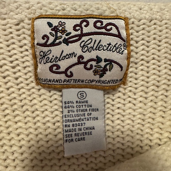 Women’s Vintage Hairloom Collectables Christmas Sweater - Picture 3 of 5